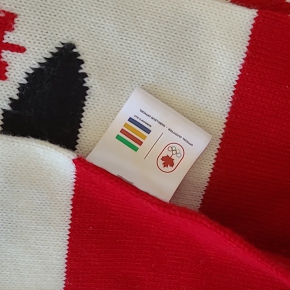 HBC 2014 Sochi Olympics Team Canada Scarf - Picture 2 of 4